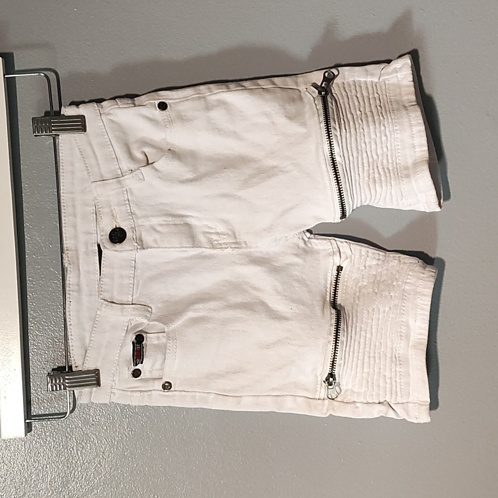 One point one boys size 7 white jean shorts new without tags never worn